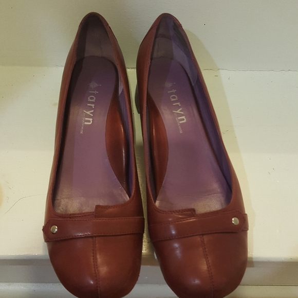 Shoes - Picture 3 of 7